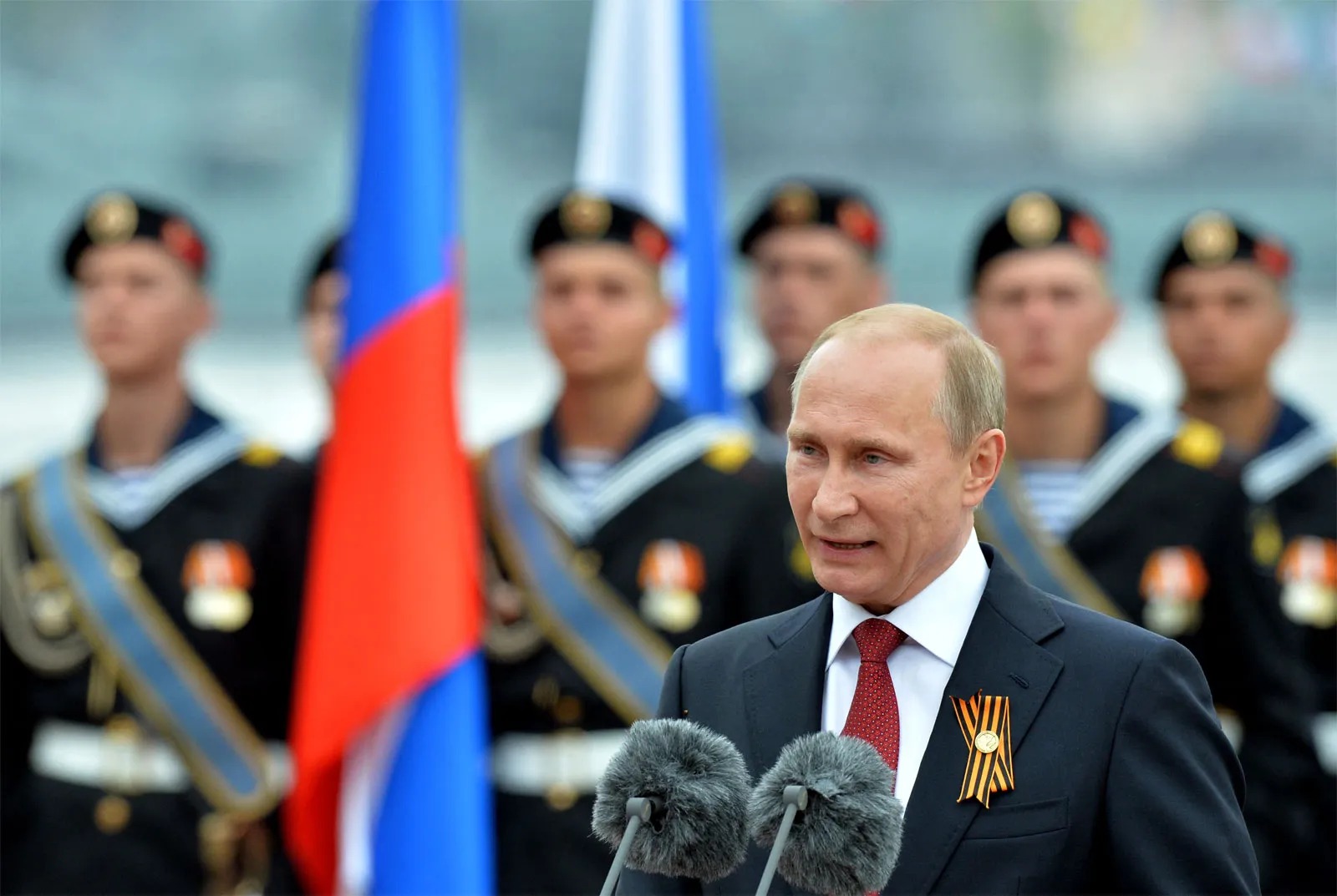 Image in @MarioNawfal's post: 🇷🇺 Putin’s war plan is a calendar, and several clocks just sped up at once
He is still pushing Don…