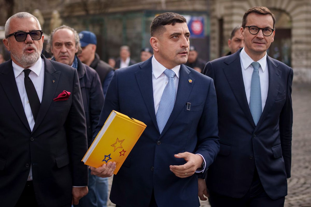 Image in @MarioNawfal's post: 🇷🇴 Romanian conservative leader Simion just told Romania’s president that AUR (his party) IS READY …