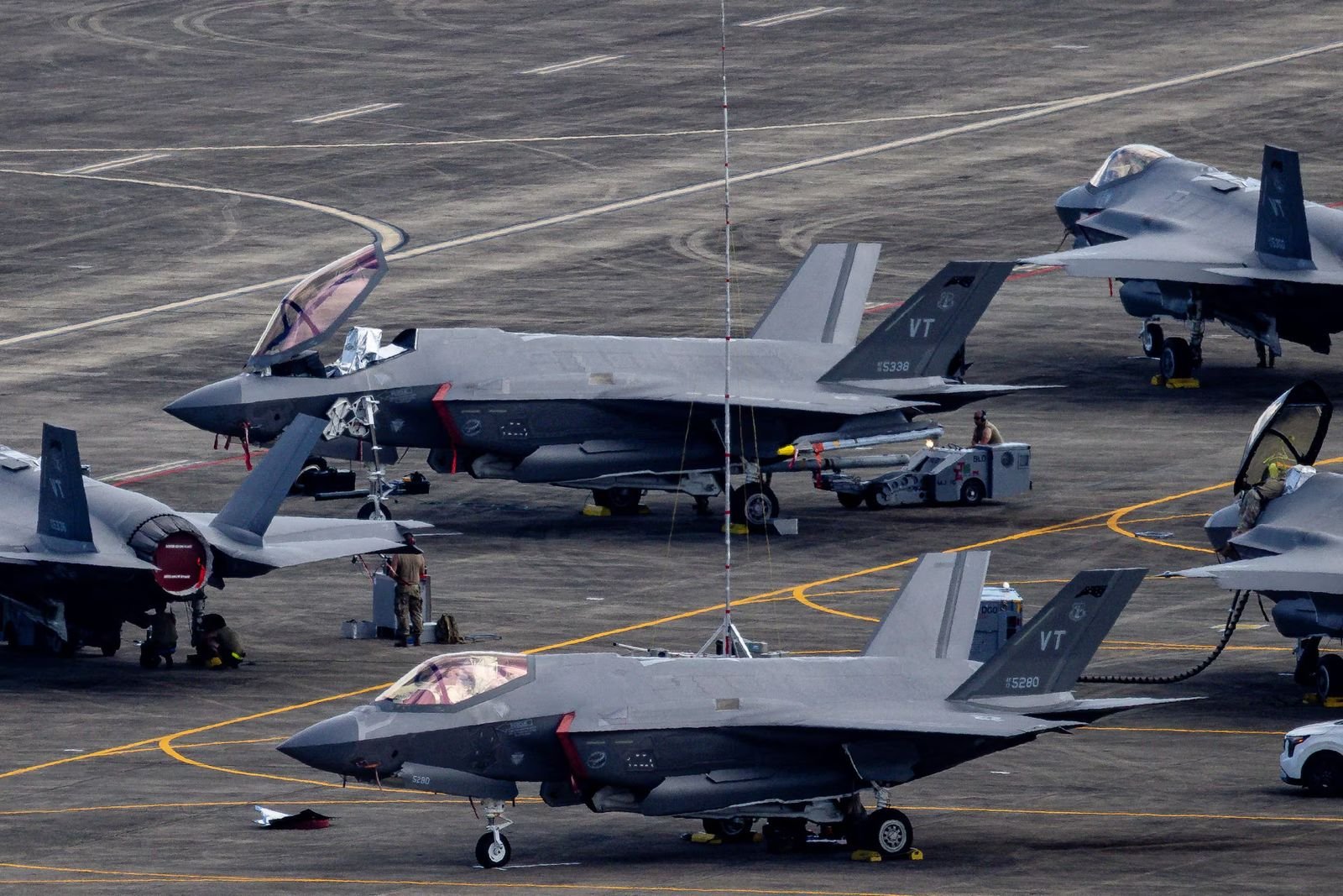 Image in @MarioNawfal's post: 🇺🇸🇸🇦 Saudi Arabia is getting the jet Washington swore only Israel could fly in the Middle East.
Th…