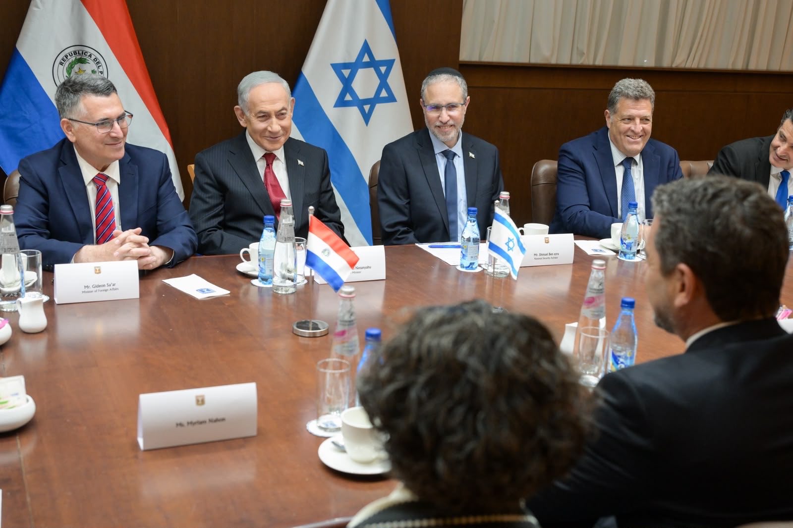 Image in @gidonsaar's post: עם ראש הממשלה בנימין נתניהו @netanyahu בפגישה בלשכתו עם סגן נשיא פרגוואי אליאנה פדרו @AllianaPedro.…