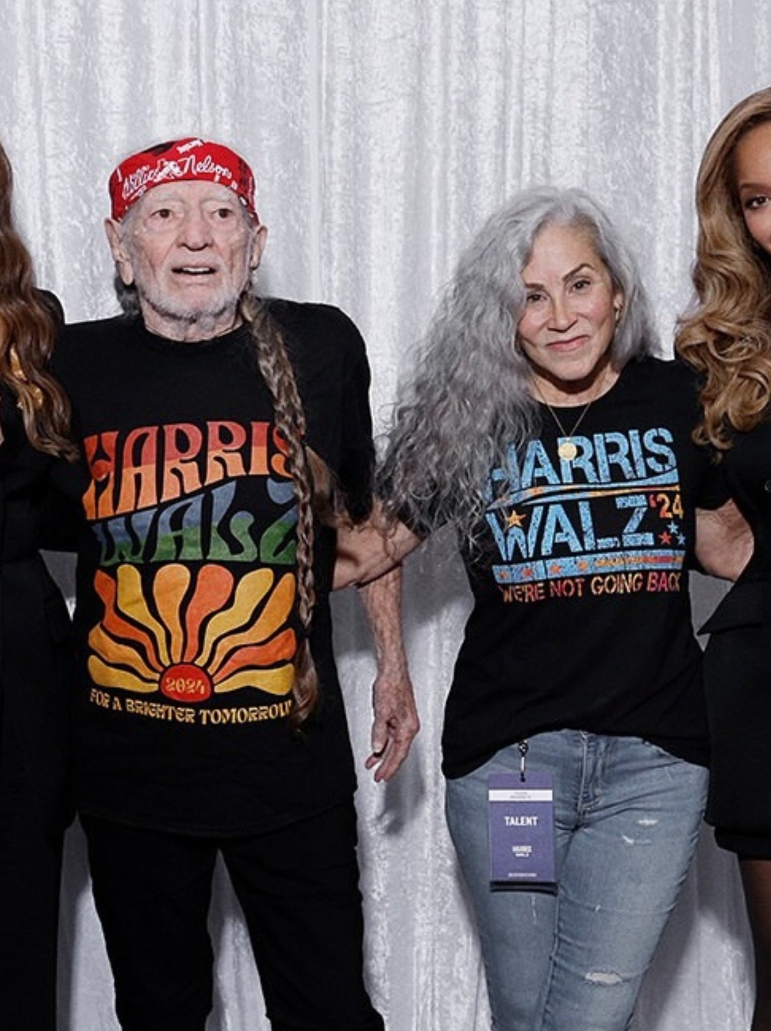 Image in @IfindRetards's post: You guys just finding out Willie Nelson is retarded? https://t.co/VTjQieNE8X