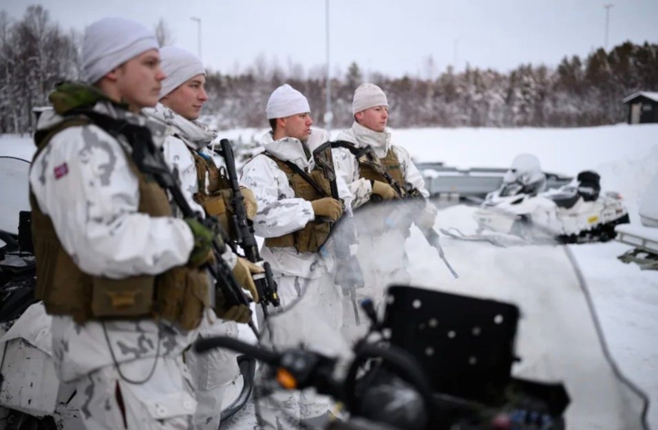 Image in @MarioNawfal's post: 🇳🇴🇨🇳 OMG! Norwegian Home Guard soldiers discovered that Chinese-linked rental cars had RECORDED THE…