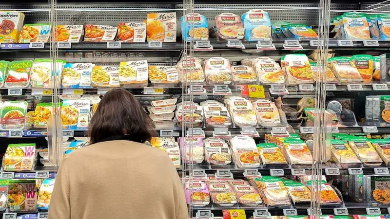 Image in @MarioNawfal's post: 🇫🇷 Hackers just turned supermarket freezers into heaters across France.
Nearly 300 stores were rep…