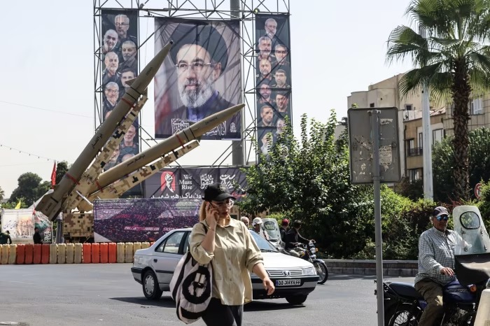 Image in @MarioNawfal's post: 🇮🇷🇺🇸 Iran’s convinced Trump is coming back for round 2 after the midterms, so it’s fortifying its n…