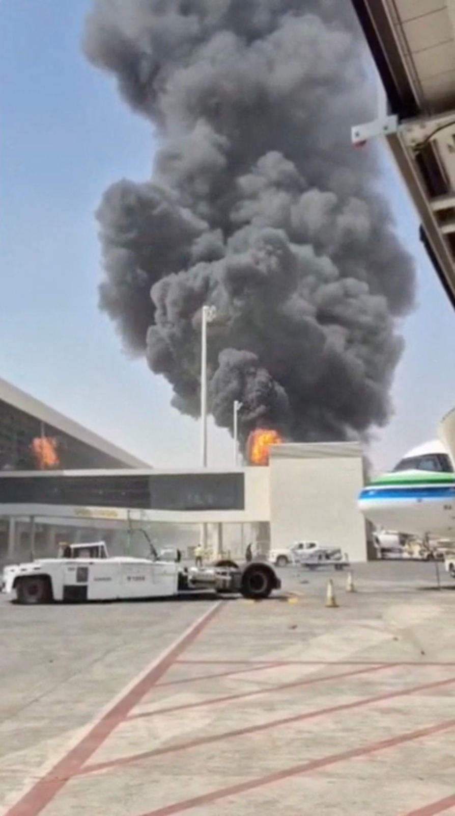Image in @MarioNawfal's post: 🇸🇦🇾🇪 Saudi Arabia stopped issuing public missile warnings days before a series of Houthi attacks on…