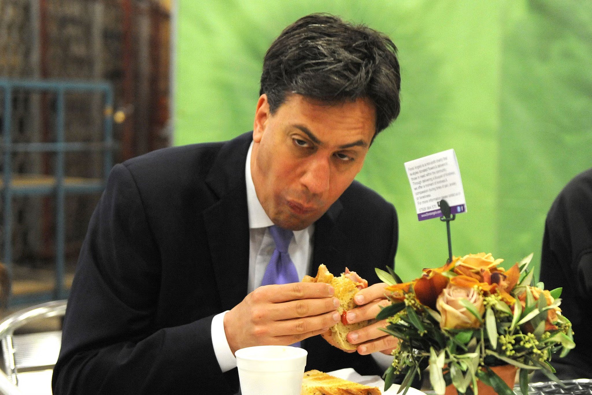 Image in @MasterMind6567's reply: @MarioNawfal This is the truth of Milliband. A picture worth more than a thousand words: https://t.…
