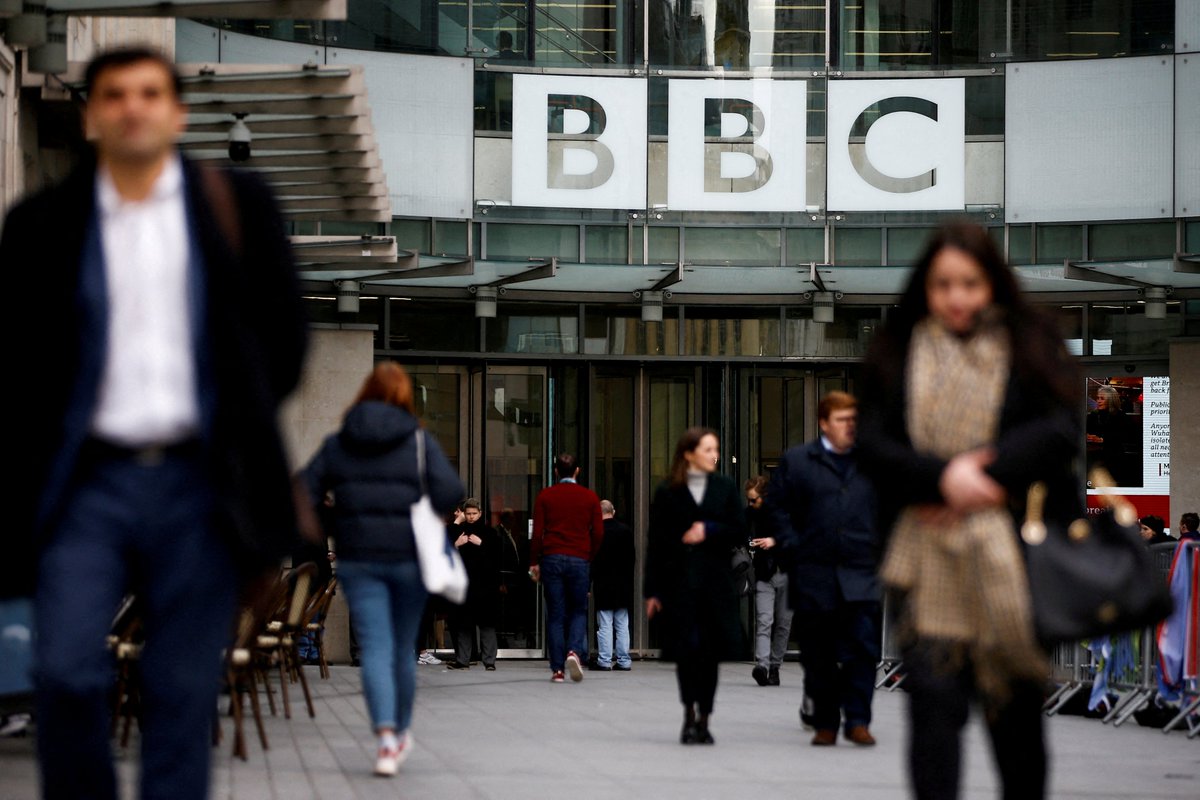 Image in @MarioNawfal's post: 🇦🇫🇬🇧 Afghan authorities suspended the BBC’s FM radio broadcasts across the country today...
The Br…