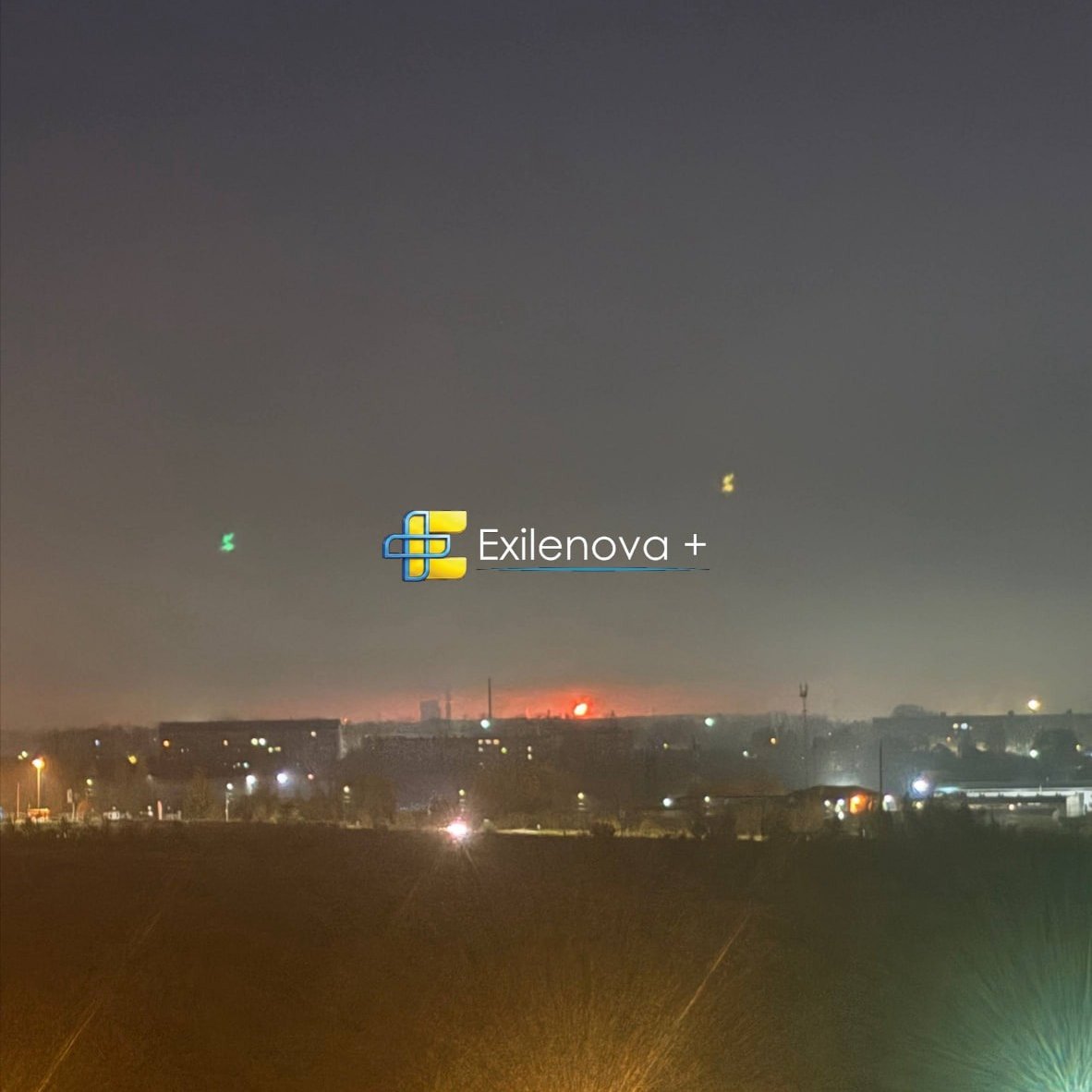Image in @MarioNawfal's post: 🇺🇦🇷🇺 Zelensky said Ukraine was done holding back, and a Russian refinery is already on fire.
A maj…
