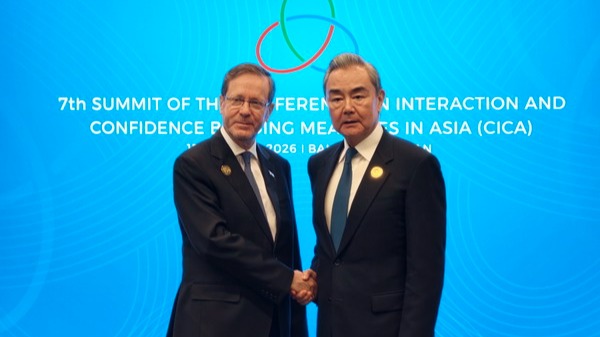 Image in @MarioNawfal's post: 🇨🇳🇮🇱 China’s FM Wang Yi told Israeli President Herzog to OPEN Gaza routes and STOP West Bank SETTLE…