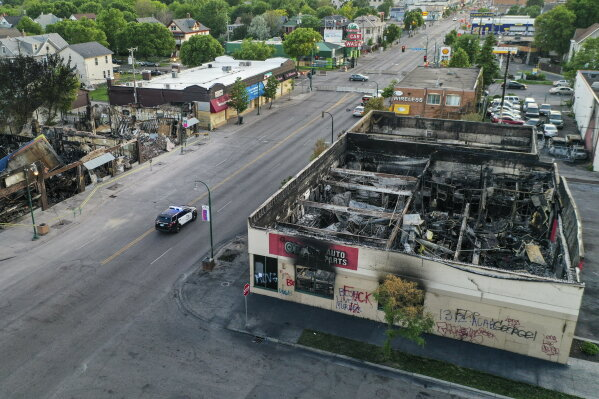 Image in @bulkeley_john's reply: @MarioNawfal Reminds me of the even worse George Floyd riots of 2020 in the US. Pro tip to France: …