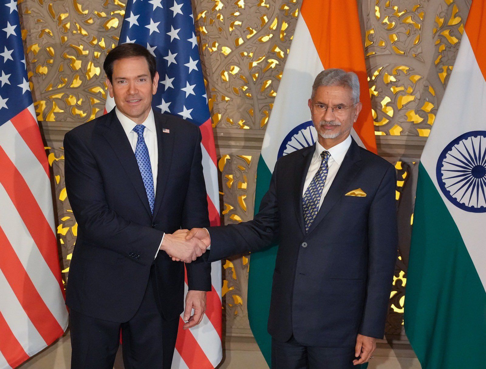 Image in @MarioNawfal's post: 🇺🇸🇮🇳 Sec. Rubio met with Dr. S. Jaishankar, India's External Affairs Minister, in Mumbai today.
"D…