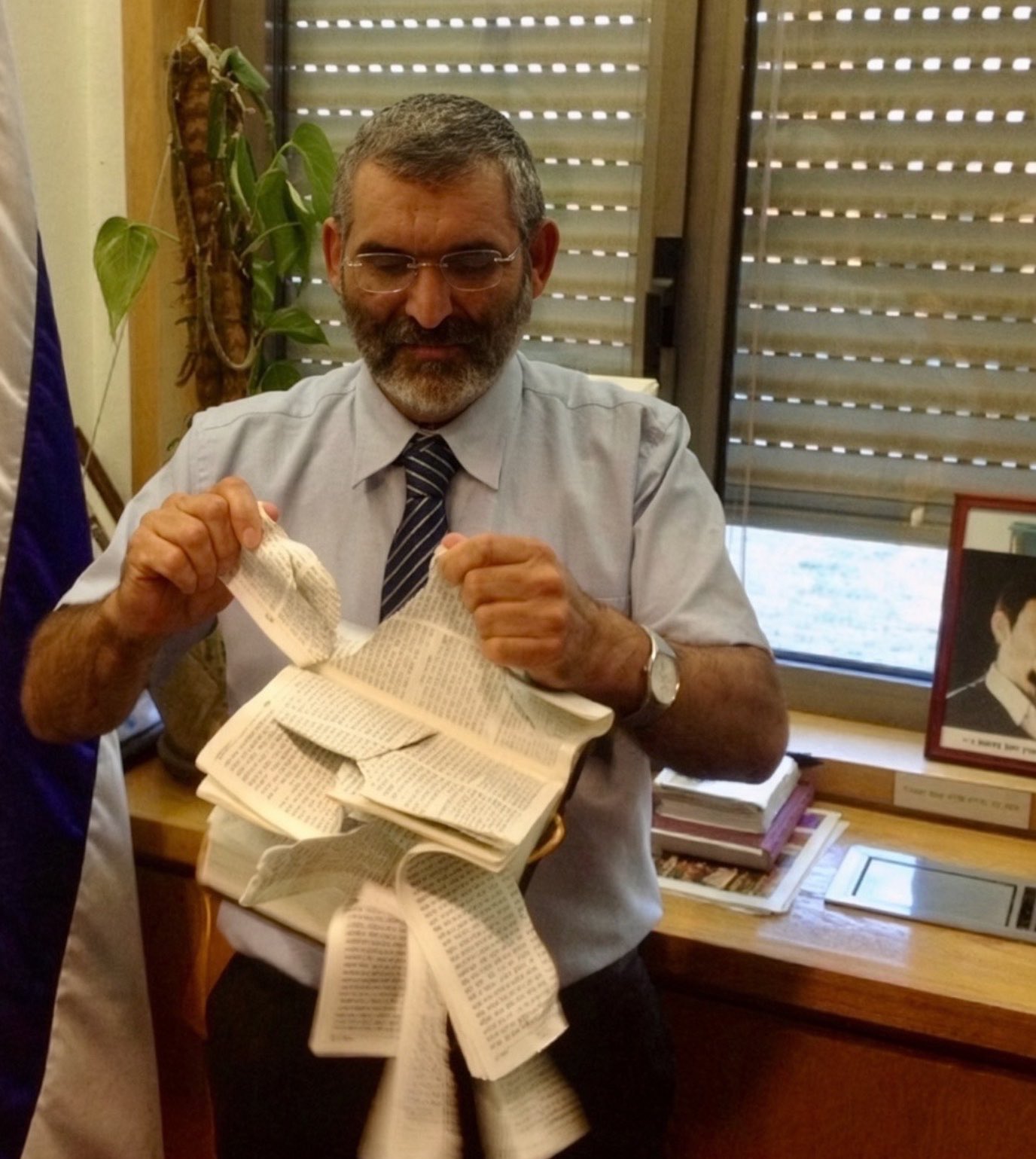 Image in @RabbiJeffx's post: hey @grok concise no spin
Which western democracy had a Politician tear up a Bible in his office i…